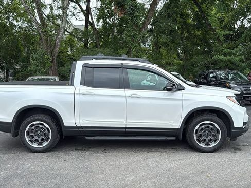 Used 2024 Honda Ridgeline Black Edition image 2
