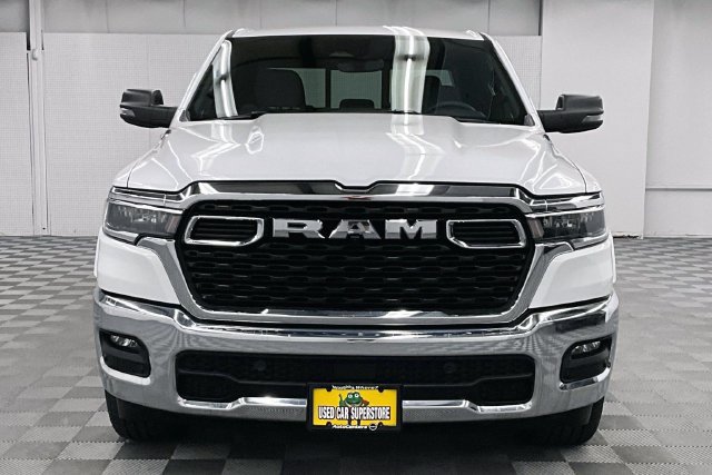 Used 2025 RAM 1500 Big Horn AWD/4WD image 4