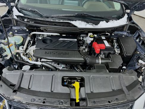 Used 2022 Nissan Rogue SV image 27
