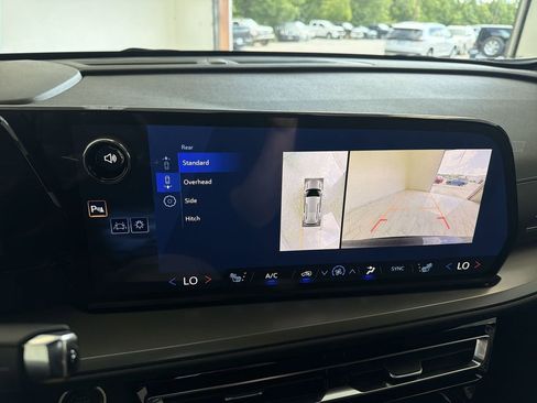 New 2026 Chevrolet Traverse LT w/ Driver Confidence Package FWD image 15