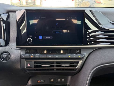 Used 2025 Toyota Camry LE image 21