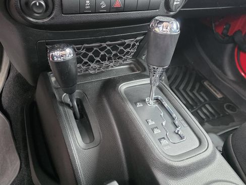 Used 2018 Jeep Wrangler Unlimited Sport S AWD/4WD image 18