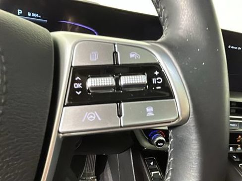 Used 2025 Kia Telluride S FWD image 16