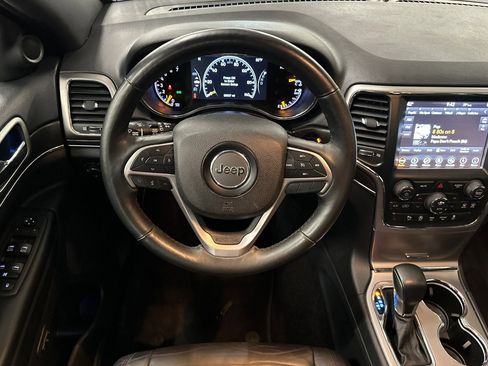 Used 2018 Jeep Grand Cherokee Limited image 27