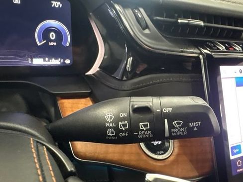 Used 2025 Jeep Grand Cherokee L Summit AWD/4WD image 41