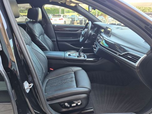 Used 2022 BMW 750i xDrive w/ Executive Package AWD/4WD image 24