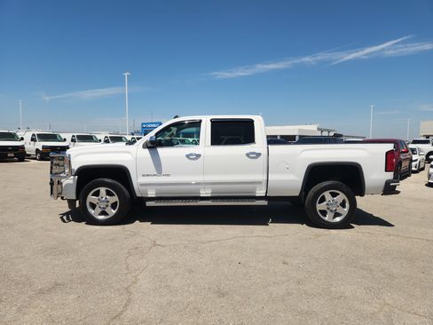Used 2015 GMC Sierra 2500 Denali w/ Duramax Plus Package AWD/4WD image 4
