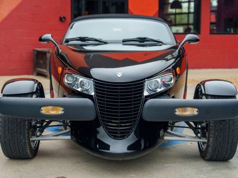 Used 2000 Plymouth Prowler image 2