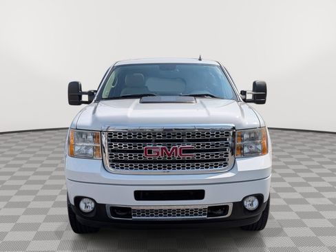 Used 2013 GMC Sierra 2500 Denali w/ Suspension Package, Off-Road AWD/4WD image 8