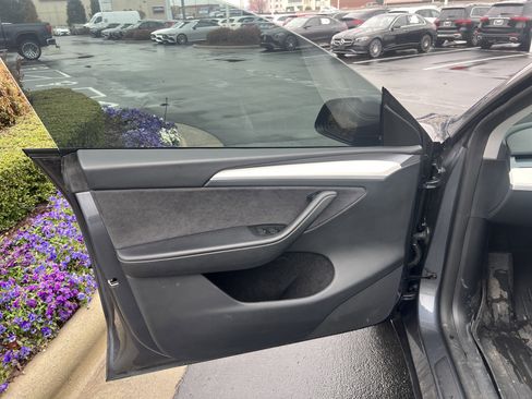 Used 2023 Tesla Model Y Long Range image 14