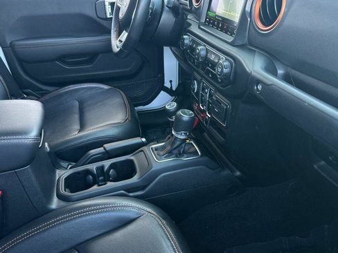 Used 2023 Jeep Gladiator Mojave w/ Cold Weather Group image 15