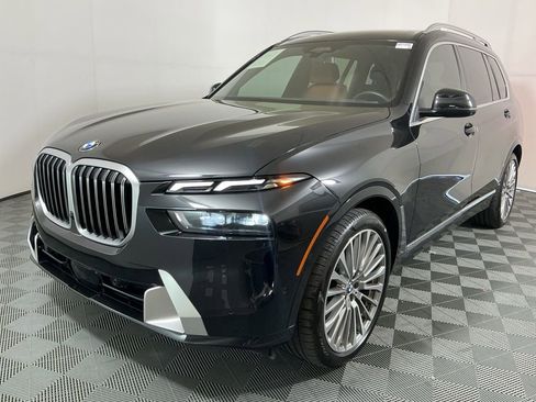 Certified 2025 BMW X7 xDrive40i AWD/4WD image 2
