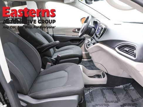 Used 2023 Chrysler Voyager LX FWD image 22