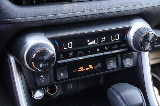 Used 2025 Toyota RAV4 XLE w/ Weather Package AWD/4WD image 18