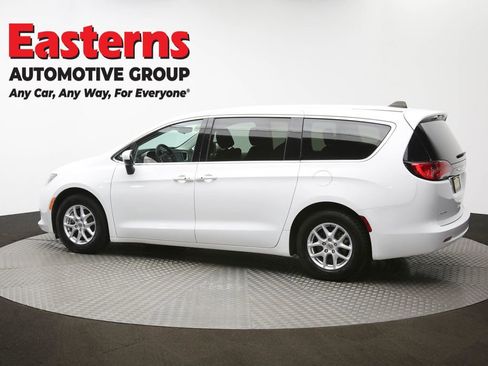 Used 2023 Chrysler Voyager LX image 62