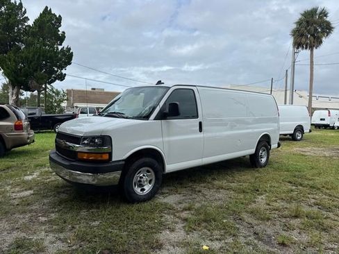 New 2025 Chevrolet Express 2500 Work Van 3D Extended Cargo Van w/ Driver Convenience Package image 2