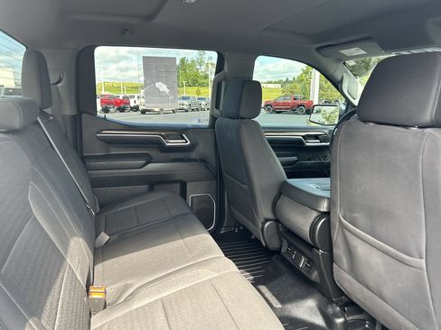 Used 2024 Chevrolet Silverado 1500 LT AWD/4WD image 19