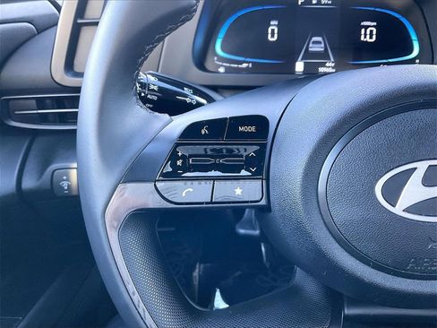 Used 2025 Hyundai Elantra Sport image 21