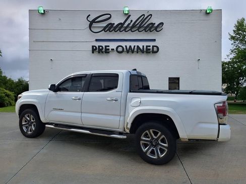 Used 2016 Toyota Tacoma Limited w/ Towing Package RWD image 5