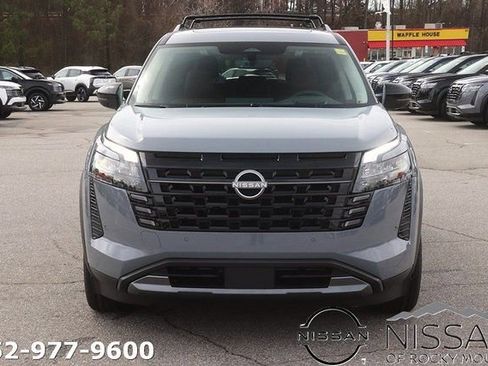 New 2026 Nissan Pathfinder Platinum image 2