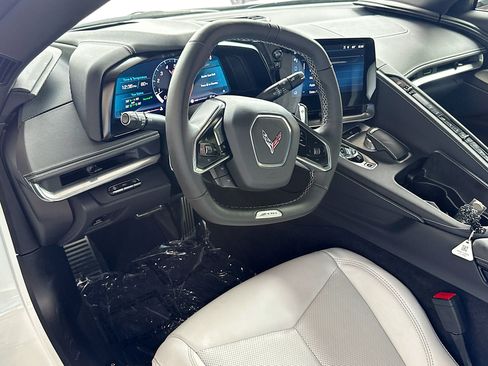 Used 2024 Chevrolet Corvette Z06 RWD image 9