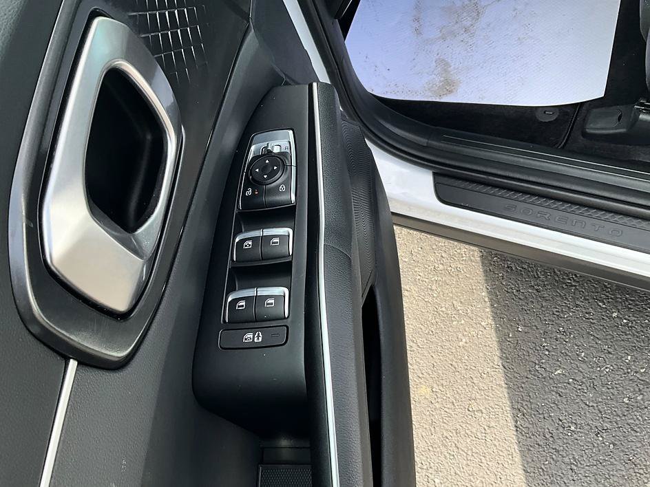 Used 2026 Kia Sorento S AWD/4WD image 14
