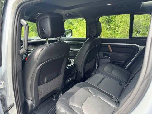 Used 2023 Land Rover Defender 110 X-Dynamic SE AWD/4WD image 12
