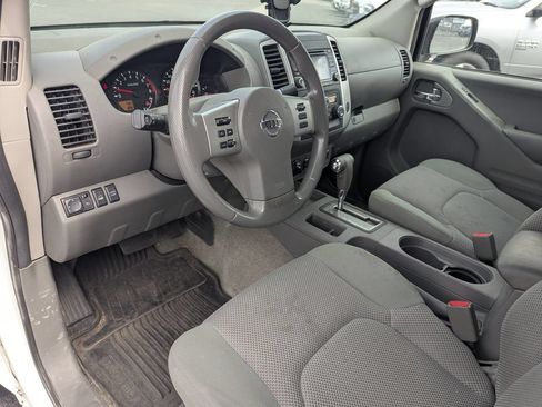 Used 2015 Nissan Frontier SV w/ SV Value Truck Package AWD/4WD image 24
