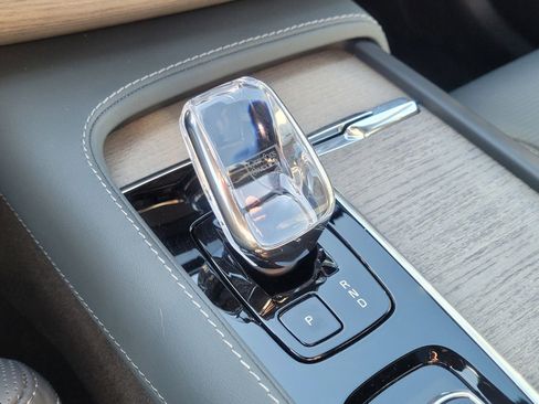 Used 2024 Volvo XC90 T8 Ultimate image 25