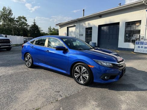 Used 2018 Honda Civic EX-T image 5