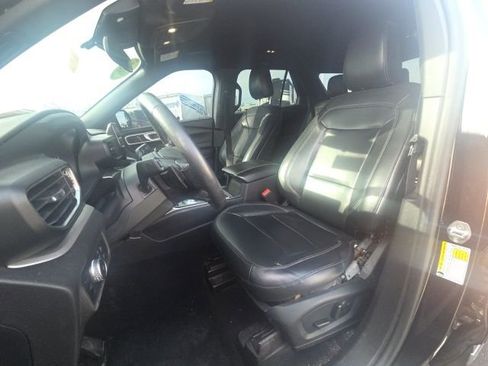 Used 2020 Ford Explorer XLT w/ Equipment Group 202A image 28