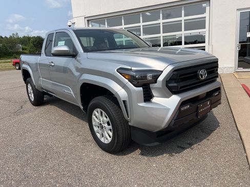 Used 2026 Toyota Tacoma SR5 RWD image 18