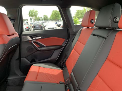 Used 2025 BMW X1 xDrive28i w/ Technology Package image 32