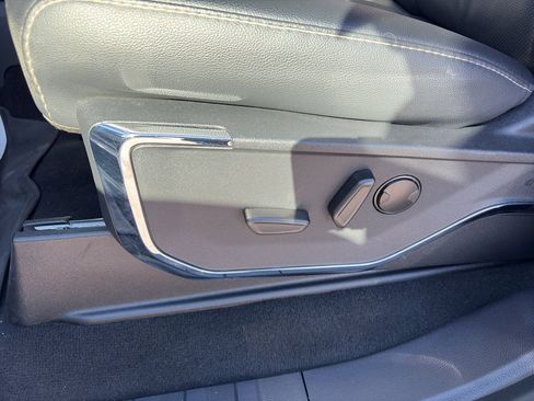 Used 2024 Ford F350 Lariat image 21