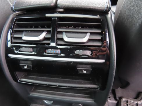 Used 2017 BMW 530i xDrive image 36