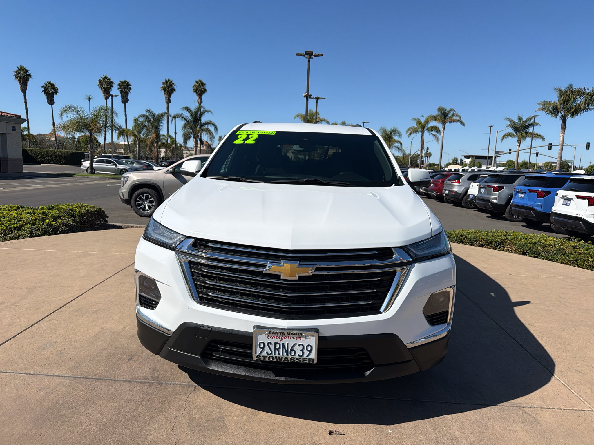 Used 2022 Chevrolet Traverse LT FWD image 2