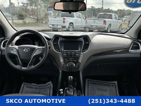 Used 2018 Hyundai Santa Fe SE w/ Cargo Package image 15