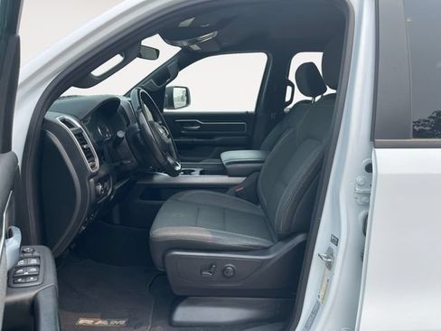 Used 2022 RAM 1500 4x4 Crew Cab image 9