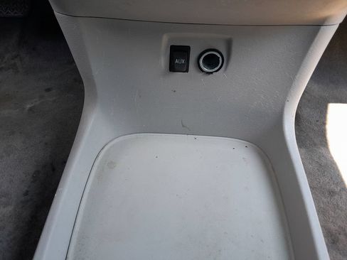 Used 2014 Toyota Sienna L FWD image 27