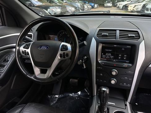 Used 2014 Ford Explorer XLT w/ Equipment Group 202A image 14
