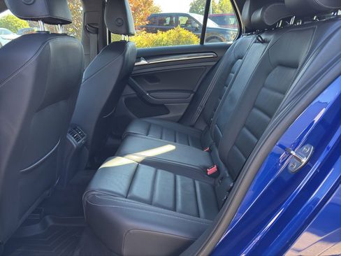 Used 2015 Volkswagen Golf R 4-Door image 8