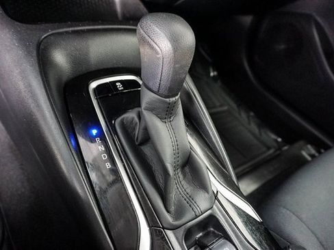 Used 2022 Toyota Corolla LE image 16