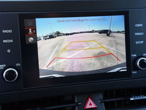 Used 2025 Kia Sportage LX image 13