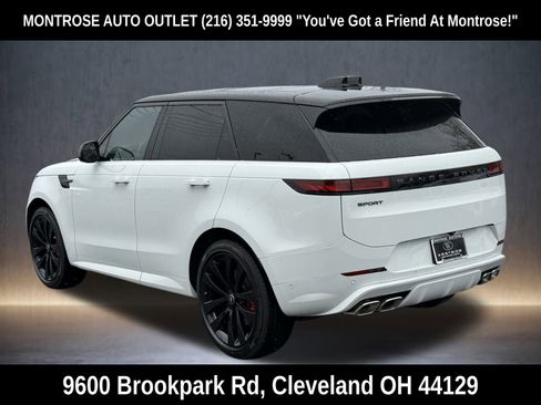 New 2025 Land Rover Range Rover Sport Dynamic SE image 4