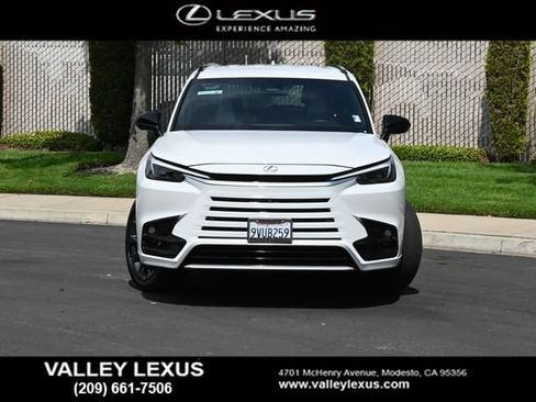 Used 2025 Lexus TX 500h AWD w/ Technology Package image 2