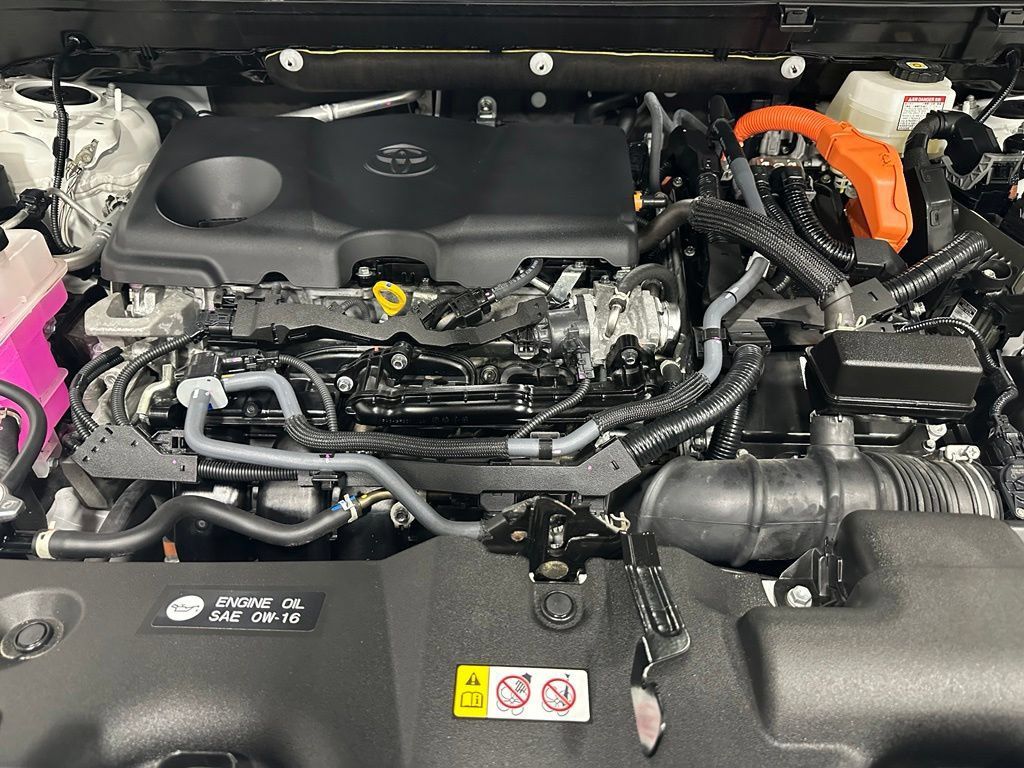 Used 2025 Toyota RAV4 LE AWD/4WD image 68