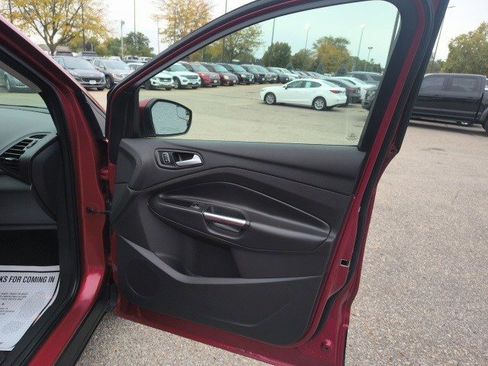 Used 2018 Ford Escape SE w/ SE Sync 3 Package image 17