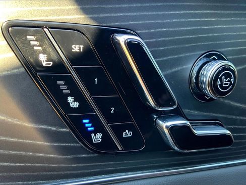 New 2026 Cadillac Lyriq V image 20