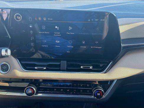 Used 2025 Chevrolet Equinox ACTIV w/ Safety and Technology Package image 12