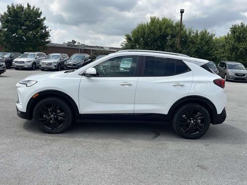 Used 2024 Buick Encore GX Sport Touring FWD image 8